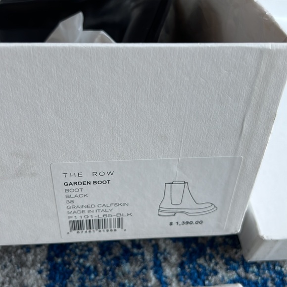 ❌SOLD❌ The Row
Garden Leather Short Boots 38 - Picture 9 of 17